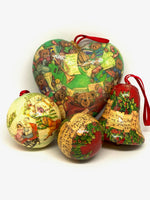 Load image into Gallery viewer, Christmas Décoration Old Papier Maché Christmas Balls (set 3)
