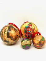 Load image into Gallery viewer, Christmas Décoration Old Papier Maché Christmas Balls (set 2)
